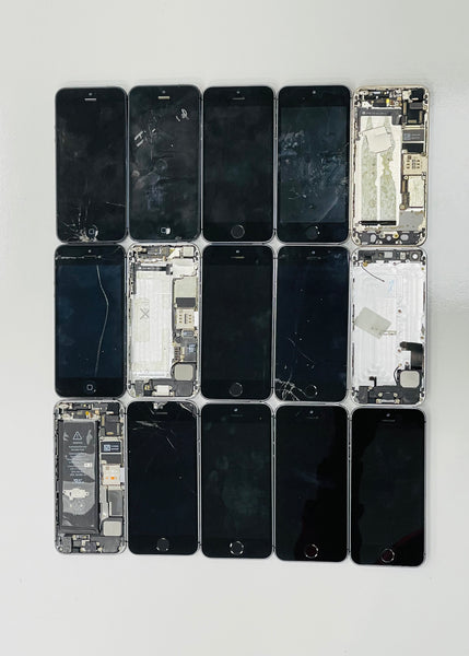 LOT#044 Salvage Apple iPhones 5/5s/SE FOR PARTS OR REPAIR AS IS NO RETURN (15pc)